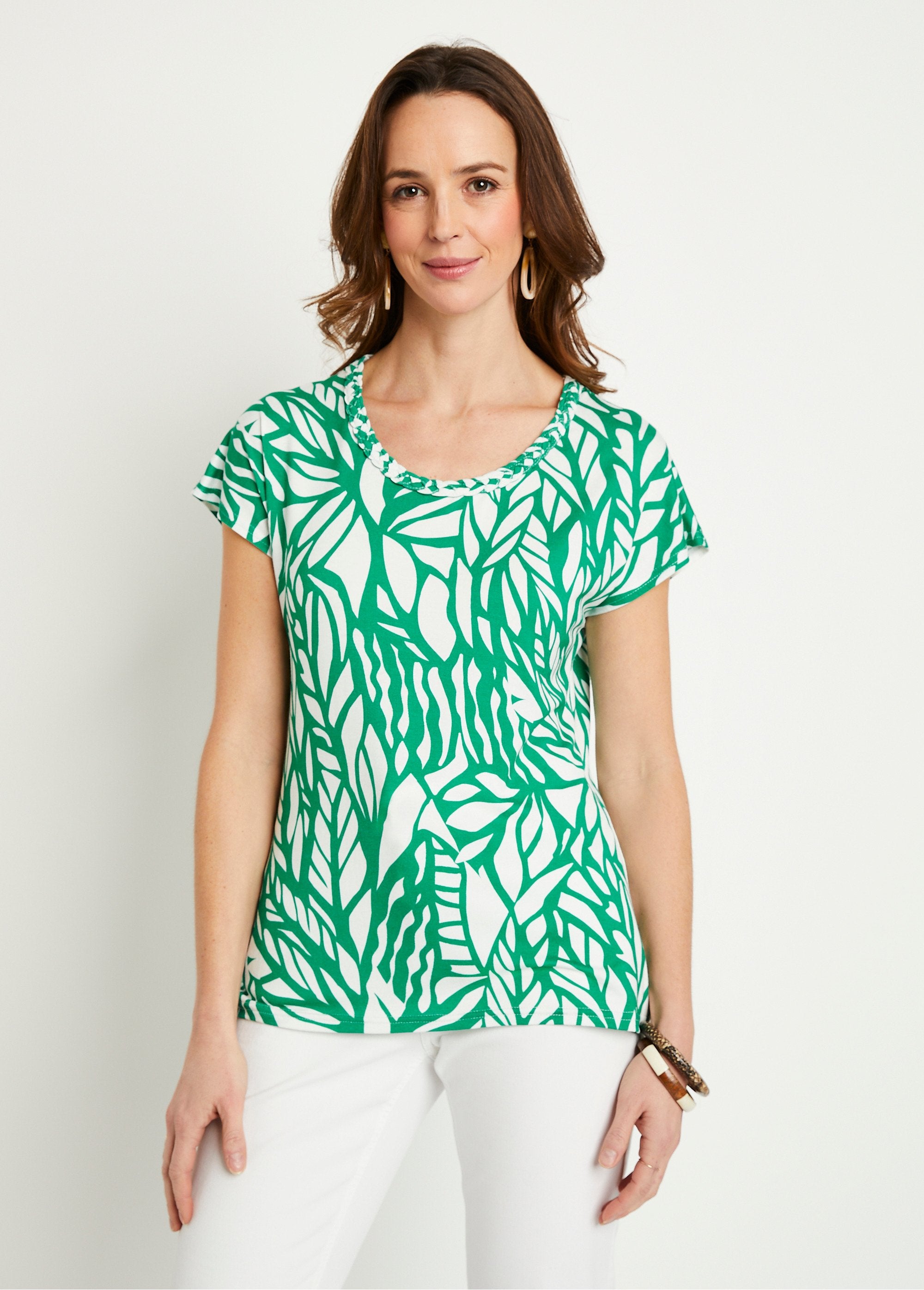 Short_graphic_t-shirt_Green_and_white_FA1_slim