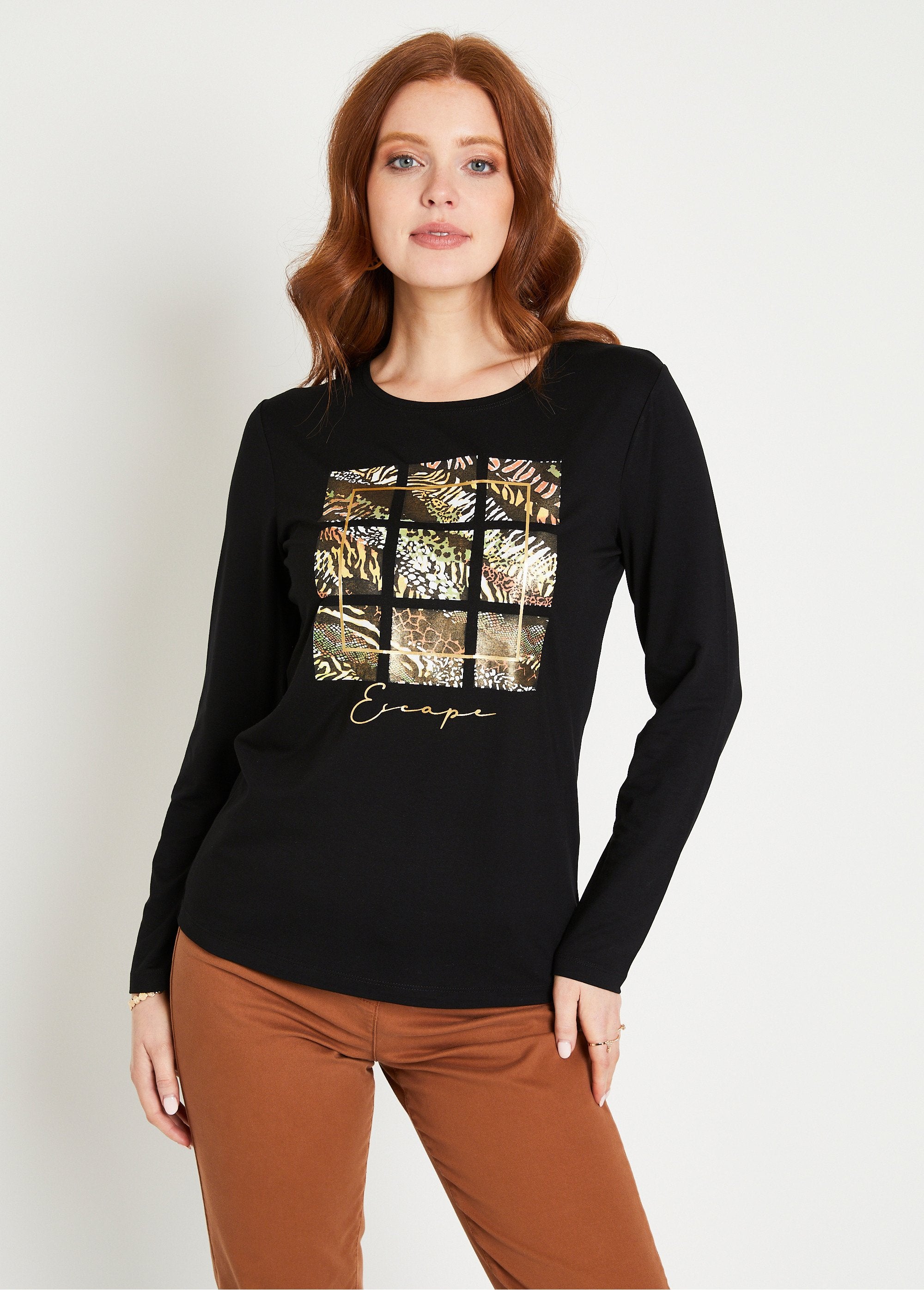 Long-sleeved,_plain-front_T-shirt_Black_and_beige_FA1_slim