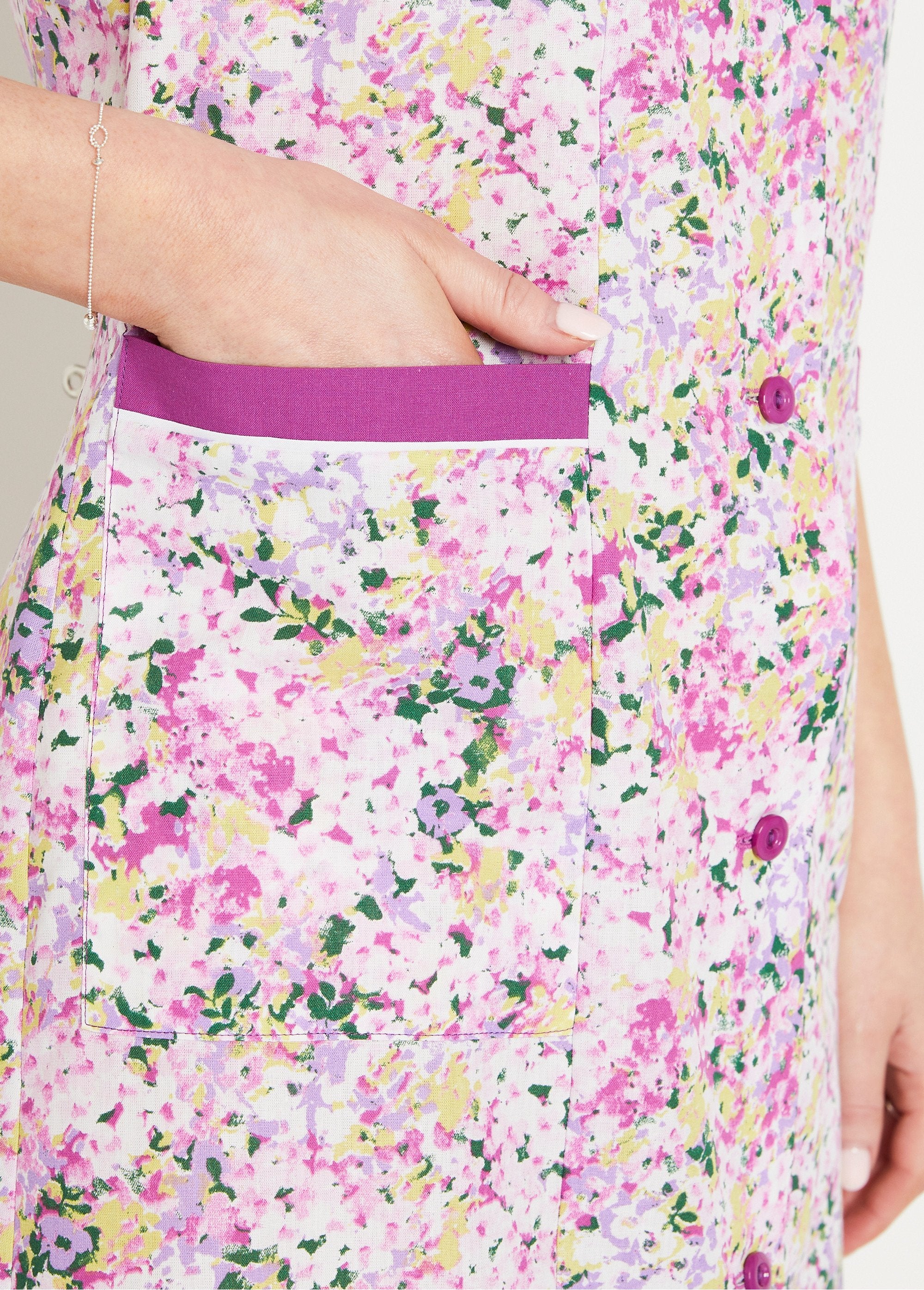 Sleeveless_embroidered_floral_apron_cotton_Pink_DE2_slim