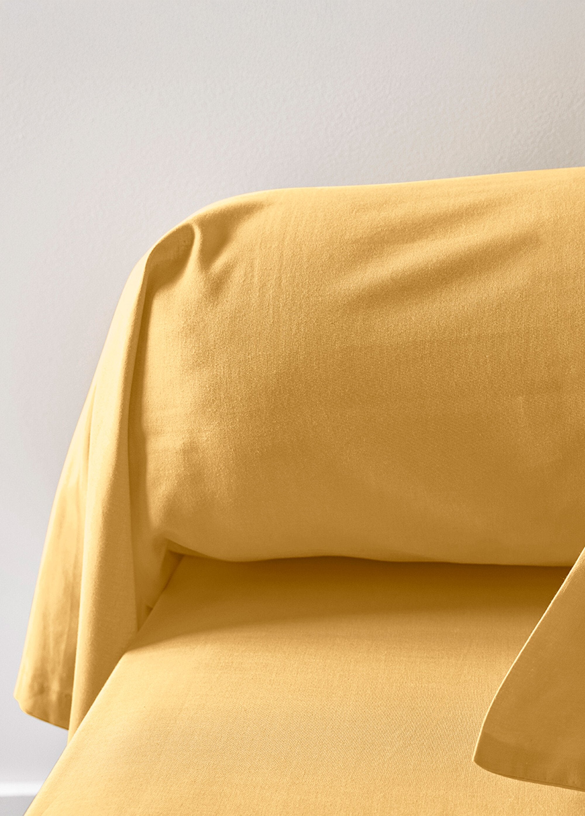Plain_cotton_pillowcase_Ocher_DE2_slim