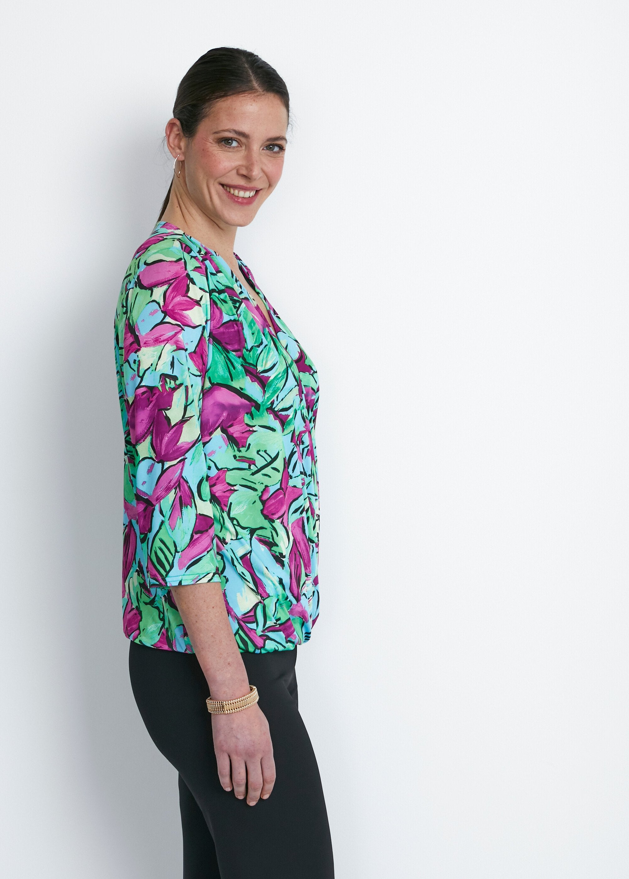 Blousant_wrap-over_T-shirt_Green_and_fuchsia_DR1_slim