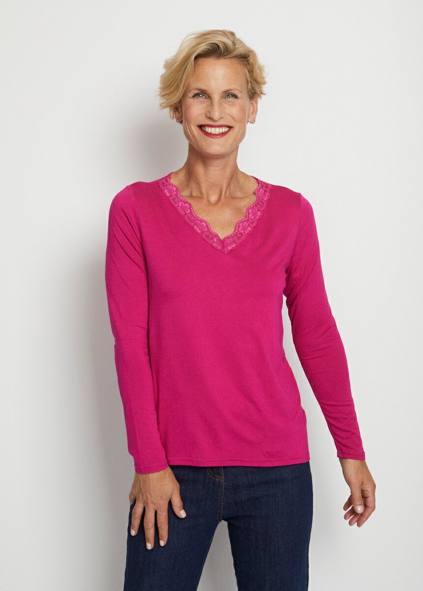 Short_lace_V-neck_long-sleeved_t-shirt_Fuchsia_FA1_slim