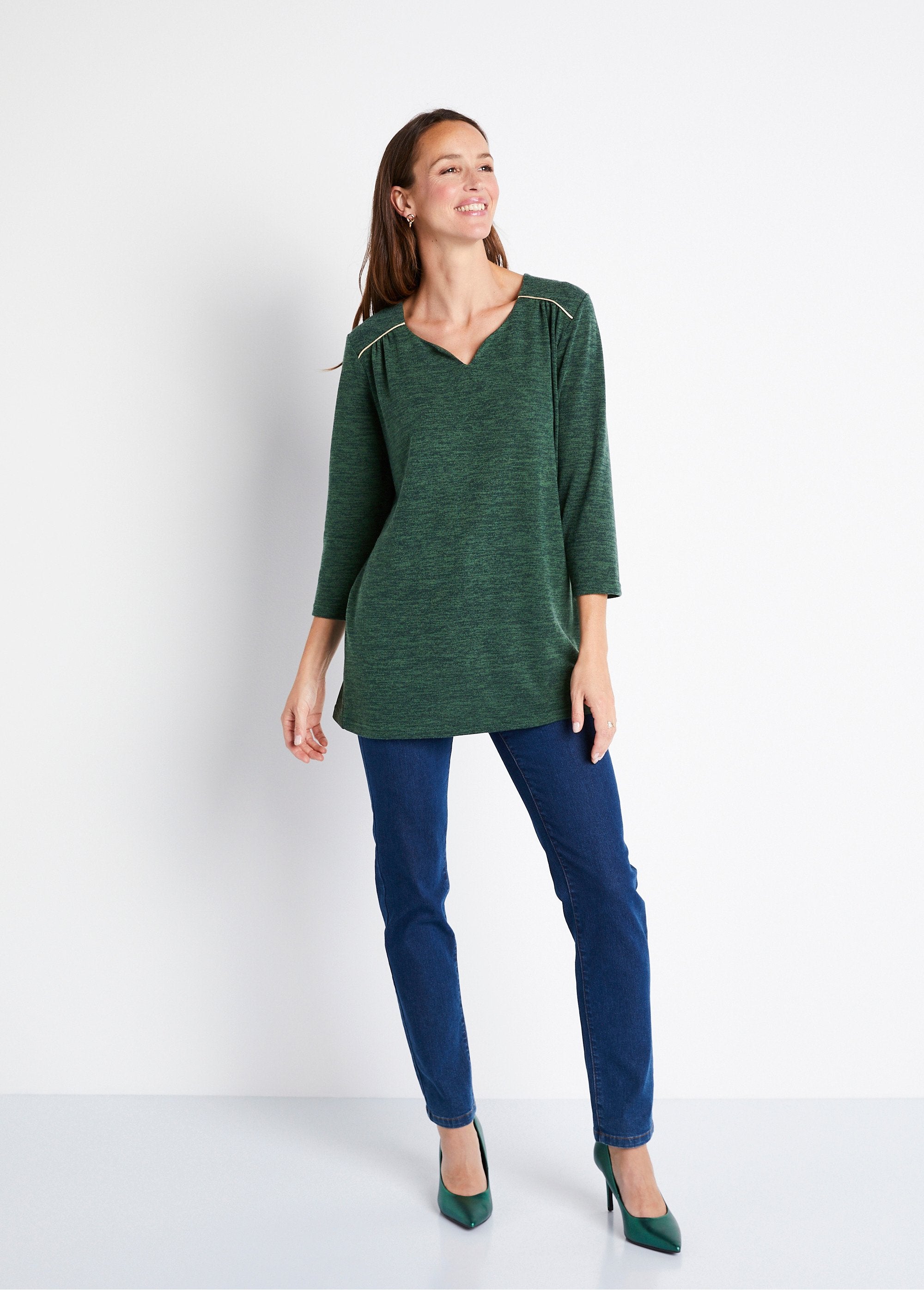 Long_flared_t-shirt_with_3/4_sleeves_and_round_neck_Plain_green_SF1_slim