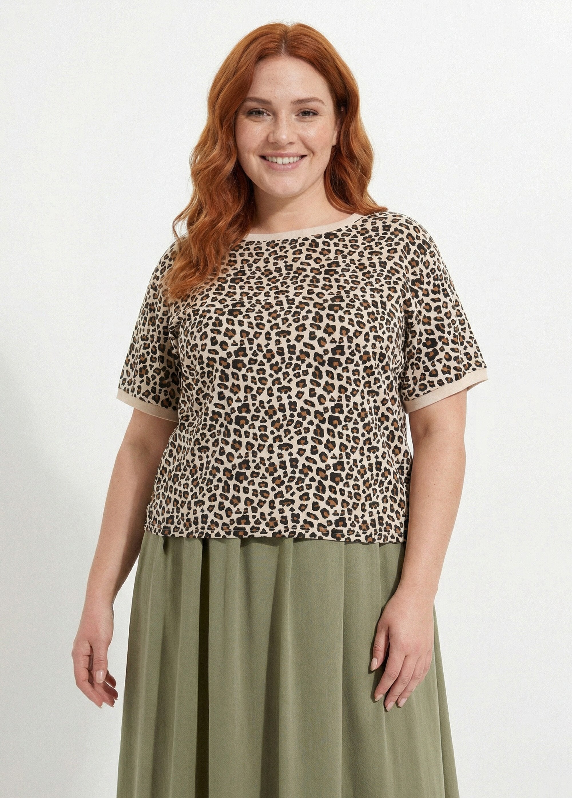 Leopard_print_short-sleeved_T-shirt_Leopard_FA1_curvy