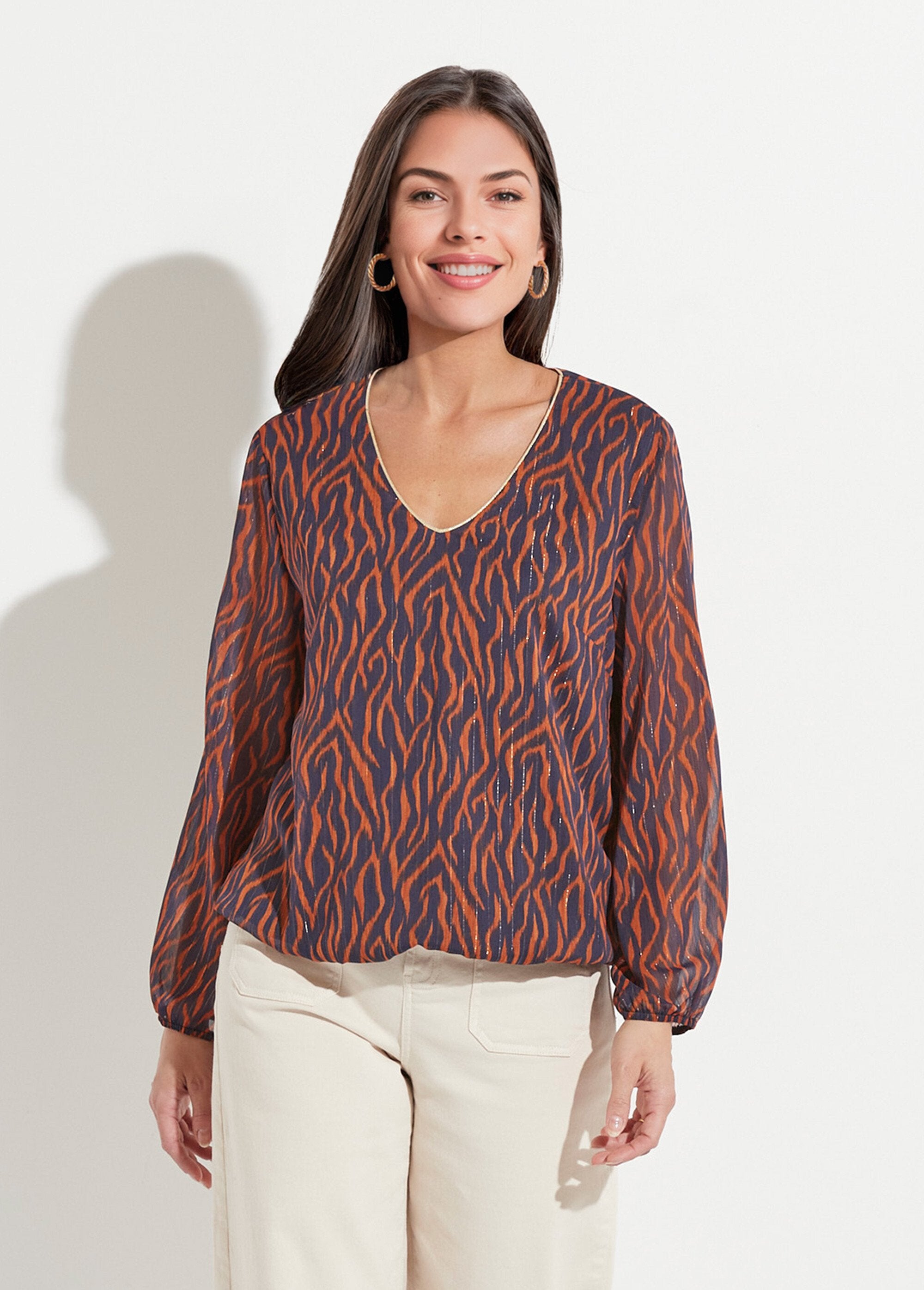 V-neck_tunic_with_printed_voile_lining_Navy_print_FA1_slim