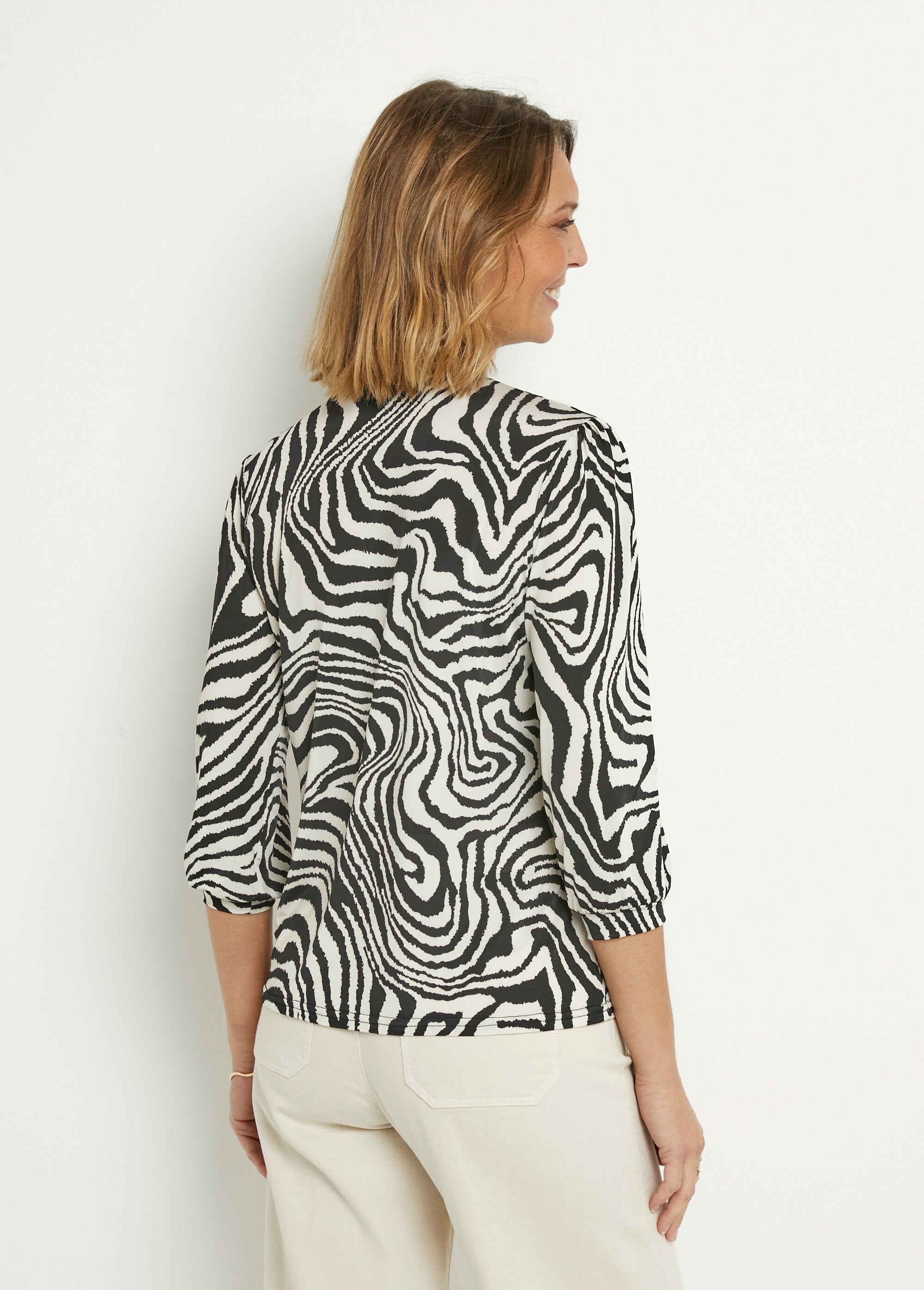 Zebra_print_tunic_with_V-neck_and_3/4_sleeves_Black_and_ecru_DO1_slim