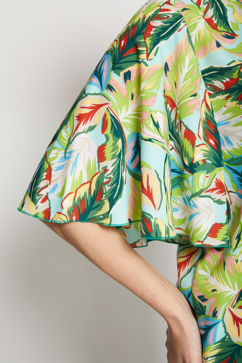 Mid-length_tunic_with_ruffled_sleeves_Aqua_background_DE2_slim