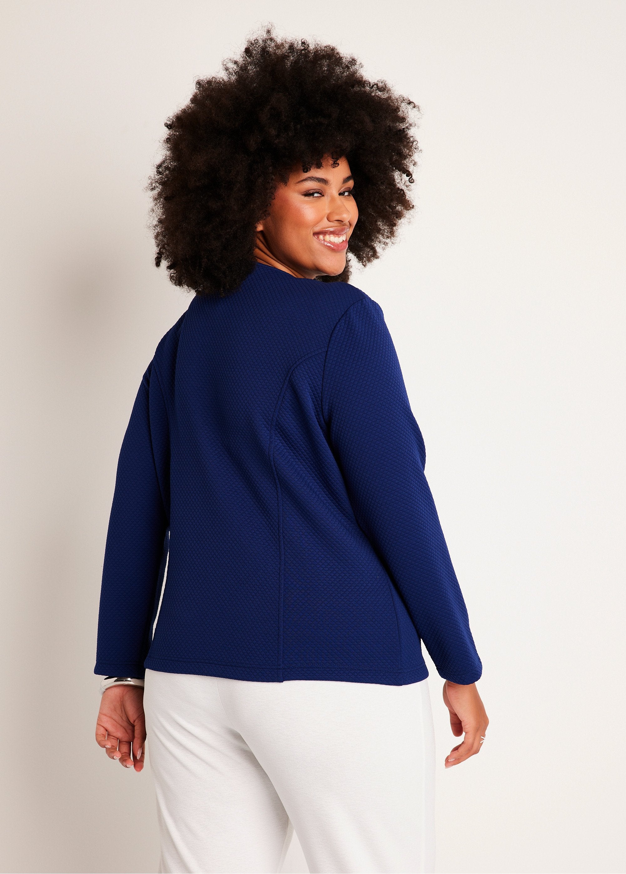 Collarless_fitted_jacket_Marine_DO1_curvy