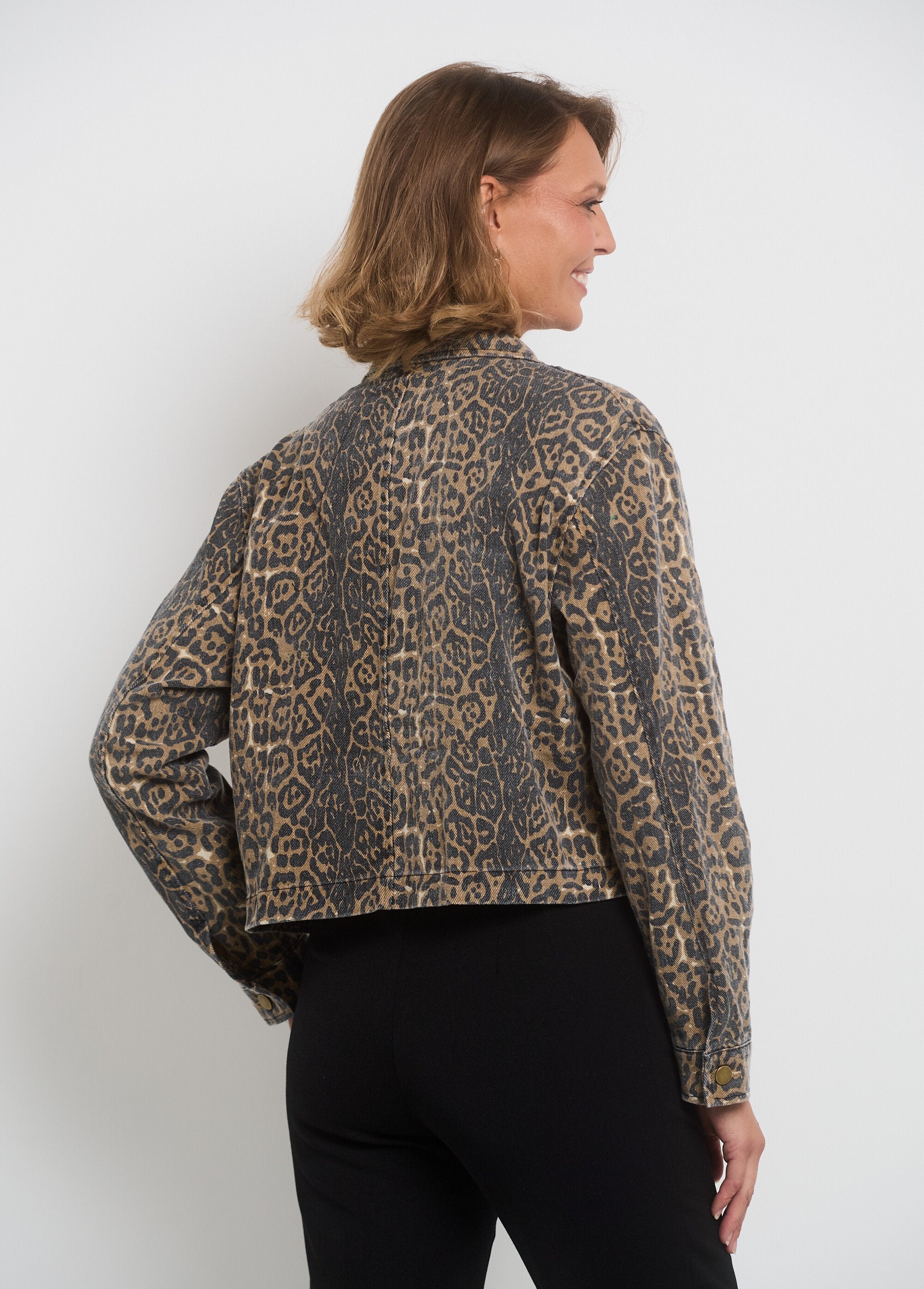 Long-sleeved_leopard_denim_jacket_Leopard_DO1_slim